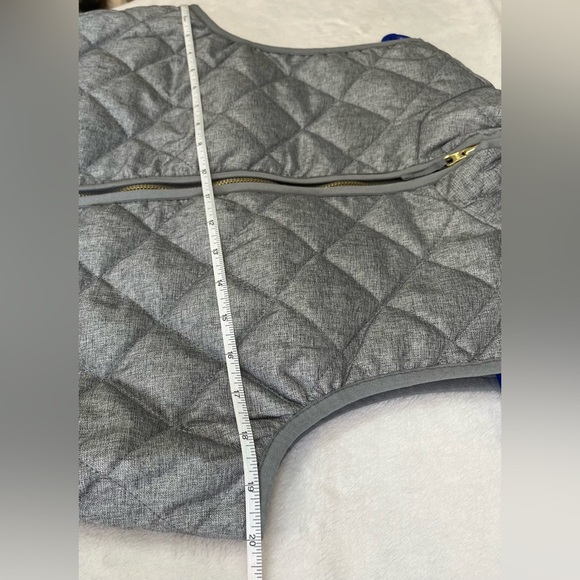 Old navy women’s size medium grey puffer vest - Picture 4 of 6